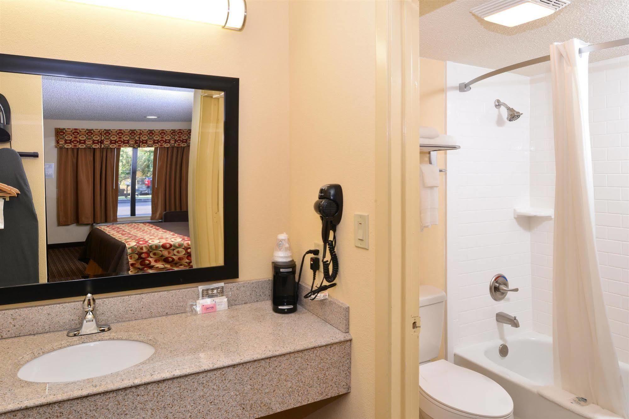 Americas Best Value Inn Tupelo Barnes Crossing Exteriér fotografie